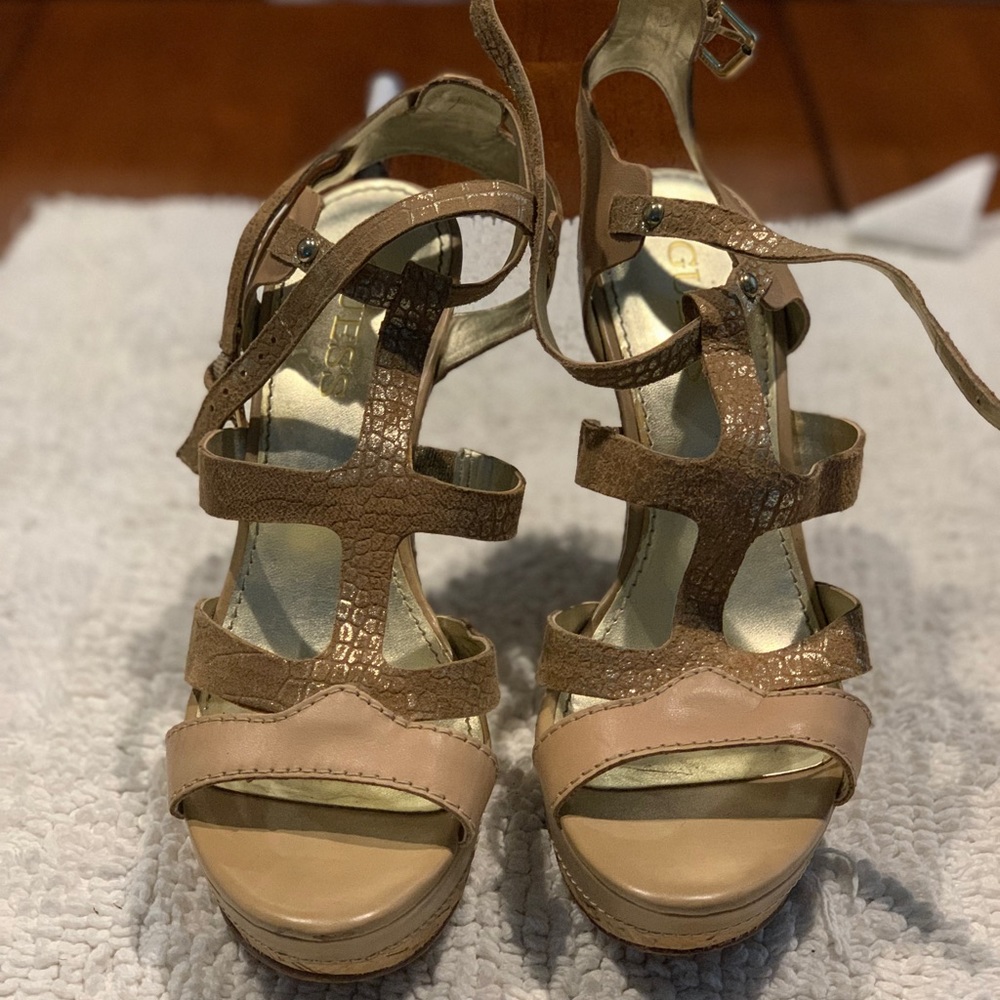 Guess Wedges - Picture 2 of 4